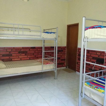 Szabrian Hostel Denpasar  Exterior photo