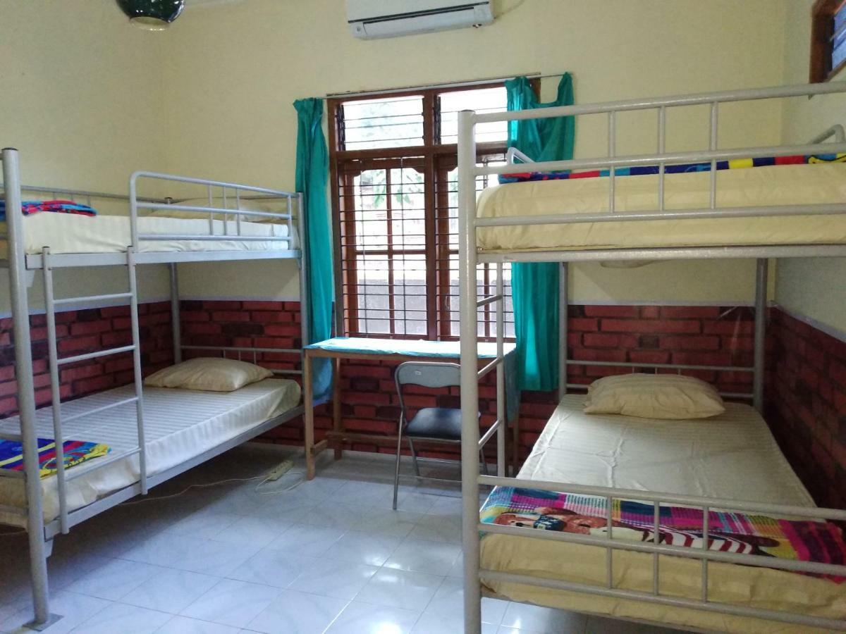Szabrian Hostel Denpasar  Exterior photo
